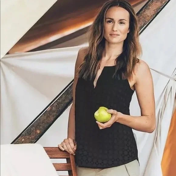 NWOT ATHLETA Eyelet Dunes Tassel Tank Top - Picture 1 of 8